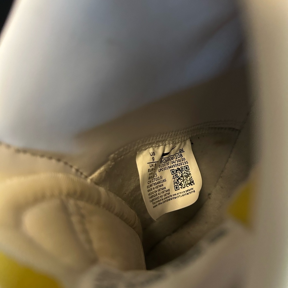 Nike Blazer Mid '77 Vintage Sneakers - White and Pink - Picture 4 of 4